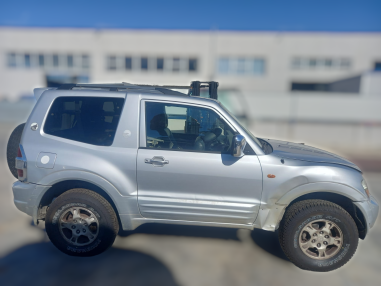 RICAMBI AUTO MITSUBISHI PAJERO V60...