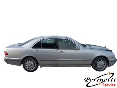 RICAMBI AUTO MERCEDE BENZ W210 E270...