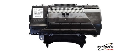 QUADRO STRUMENTI KMH DIGITALE  VOLVO...