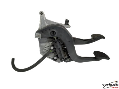 PEDALIERA FRENO E FRIZIONE BMW E90...