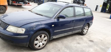 RICAMBI AUTO VOLKSWAGEN PASSAT 1.9...