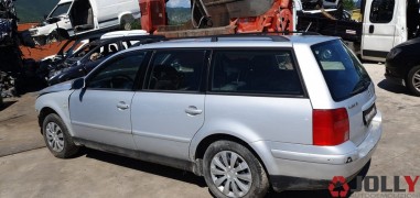 RICAMBI AUTO VOLKSWAGEN PASSAT...