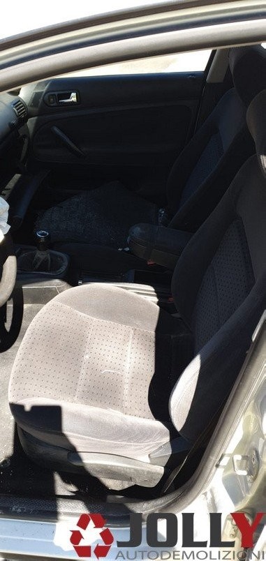 RICAMBI AUTO VOLKSWAGEN PASSAT...