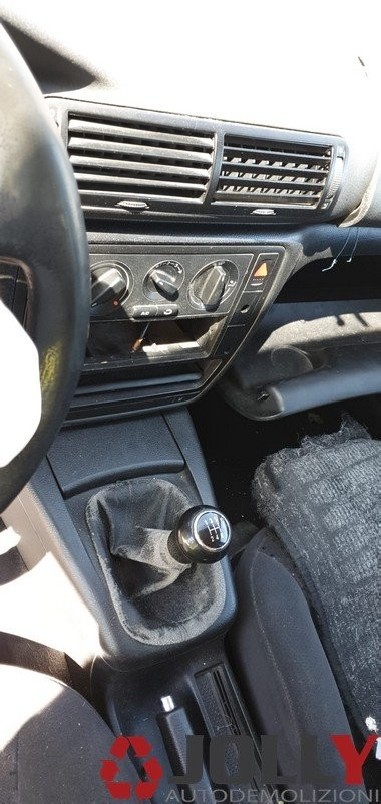 RICAMBI AUTO VOLKSWAGEN PASSAT...
