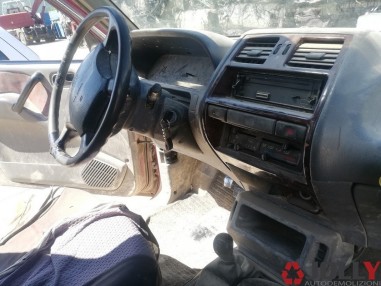 RICAMBI AUTO NISSAN TERRANO R20 2.7...
