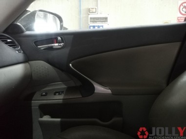 RICAMBI AUTO LEXUS IS 220D 05-08