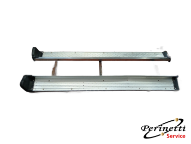 COPPIA PEDANE LATERALI MITSUBISHI L200