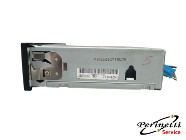 LETTORE CD VOLKSWAGEN GOLF IV FA011730B