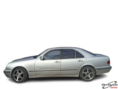 RICAMBI AUTO MERCEDES BENZ E220 CDI...