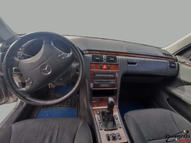 RICAMBI AUTO MERCEDES BENZ E220 CDI...